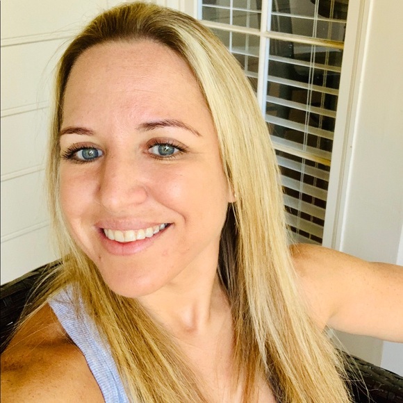 Meet your Posher, Jennie - Picture 1 of 1